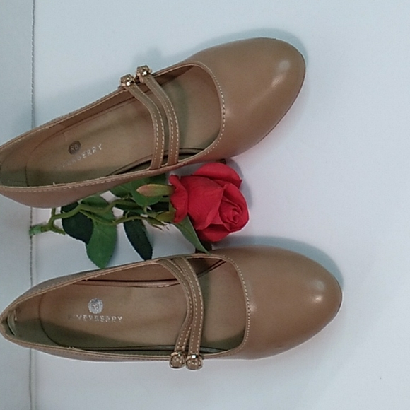River Berry Mila Chunky Mid Heel Mary Jane Tan Heels Size 7 (S… - Picture 2 of 9